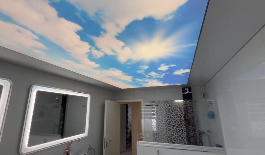 Motivdecke mit Wolken in einem Badezimmer - Motivdecken - Spanndecken Markowski GmbH