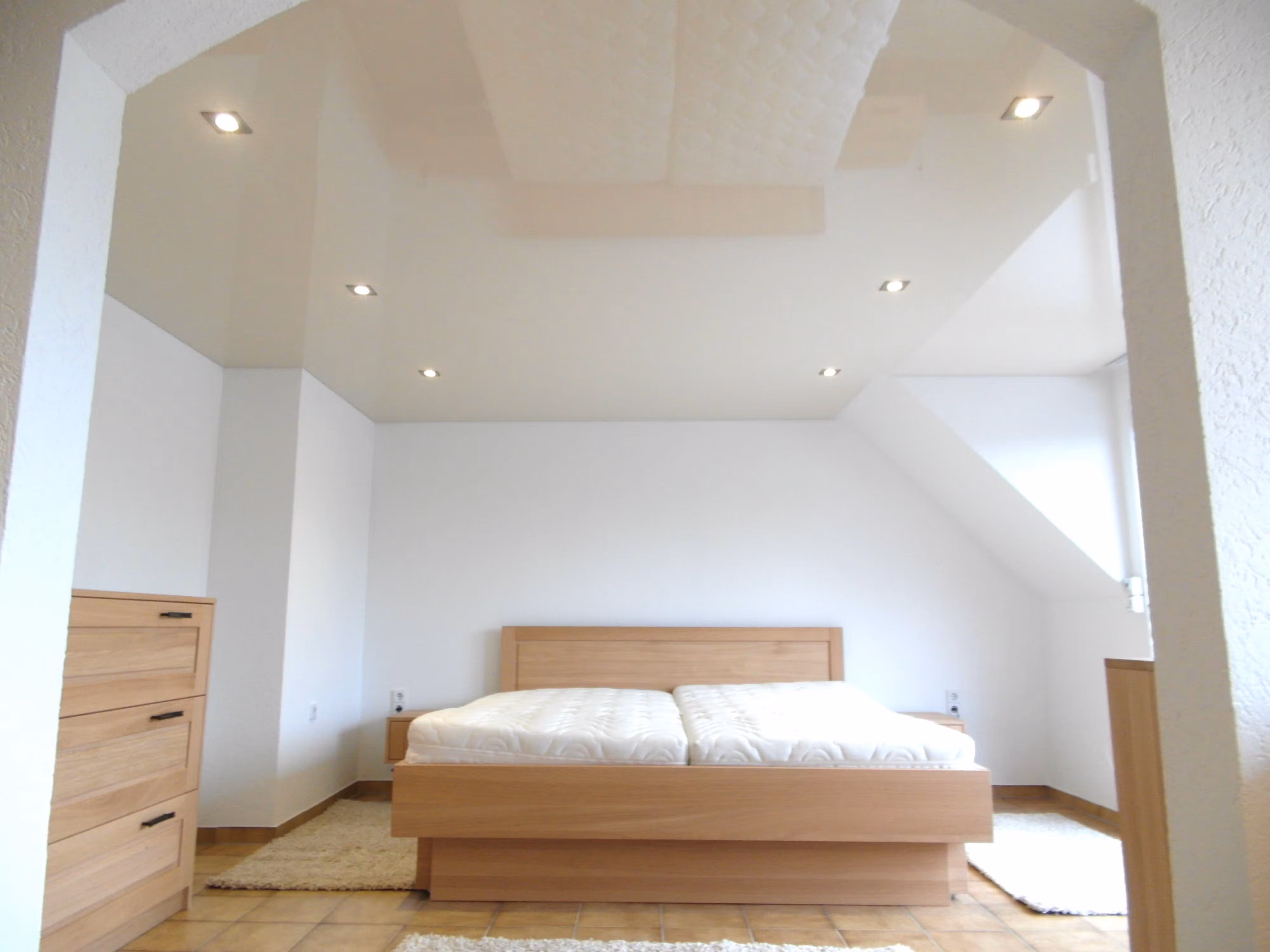 Lackspanndecke in einem Wohnzimmer - Raumdecken - Spanndecken Markowski GmbH