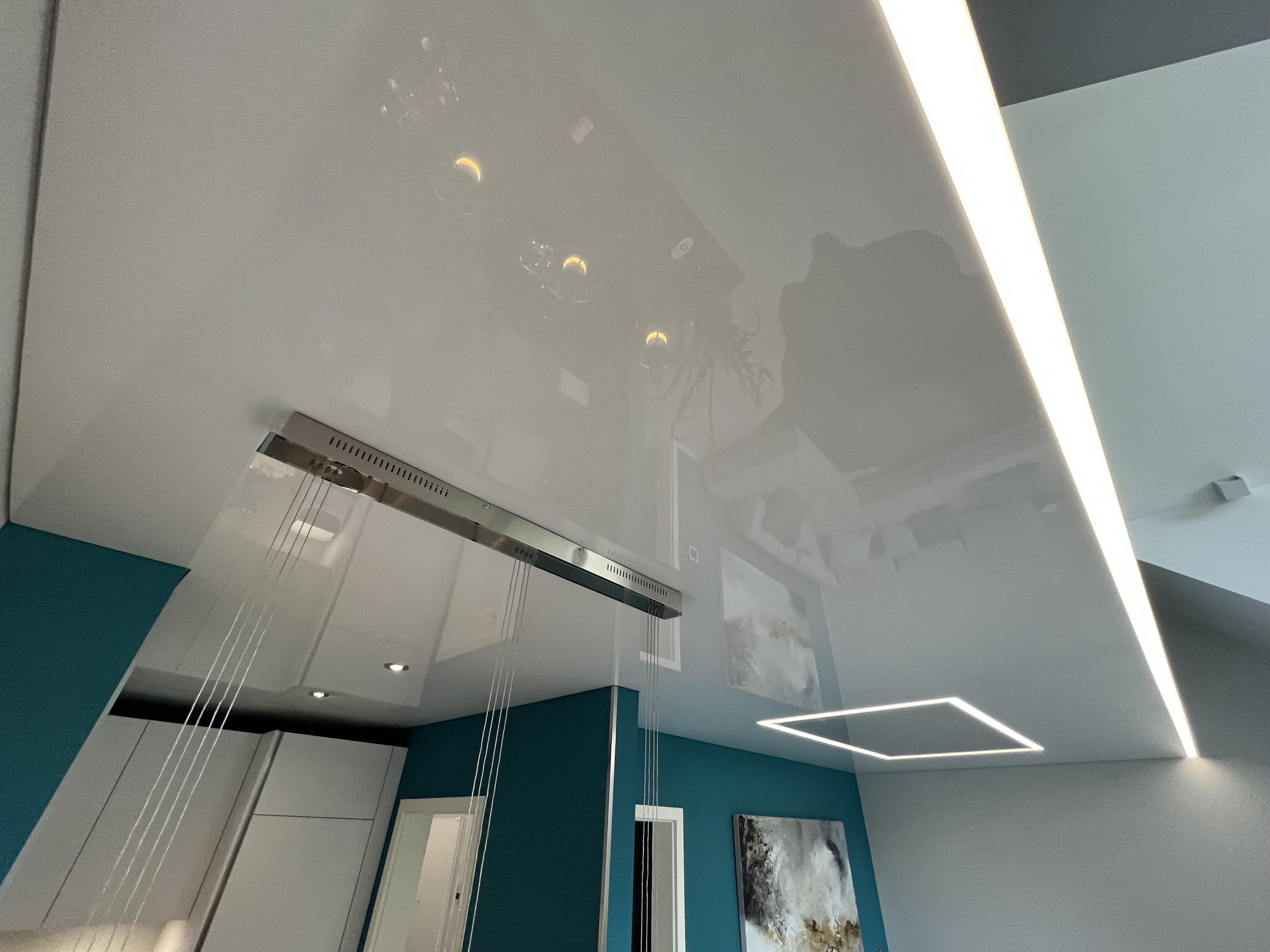 Spiegeldecke im Badezimmer