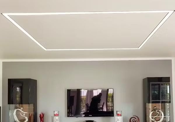 LED-Streifen an einer Spanndecke - indirekte Beleuchtung - Spanndecken Markowski GmbH