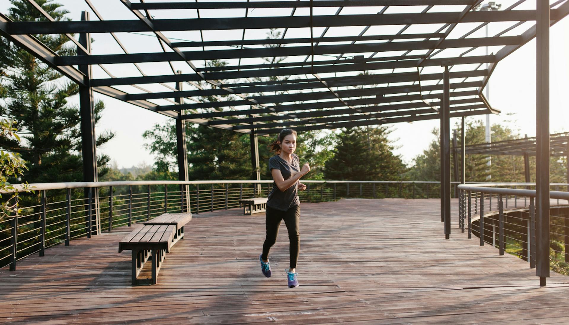 modern-large-aluminium-decking-frame-lifestyle