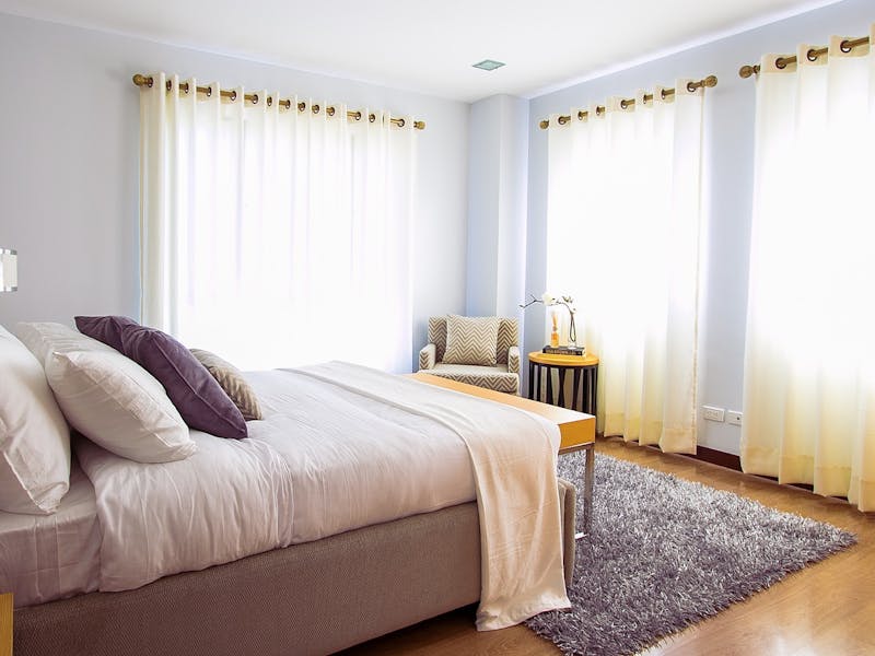 Schlafzimmer mit Bett