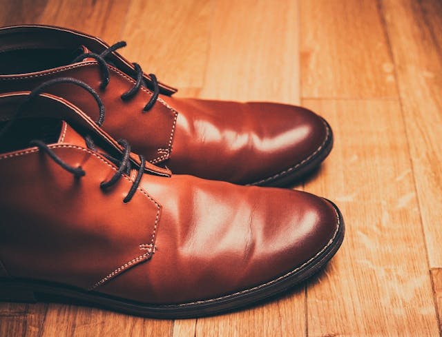 Müller das Schuhhaus GDE Braune Businessschuhe auf Laminat