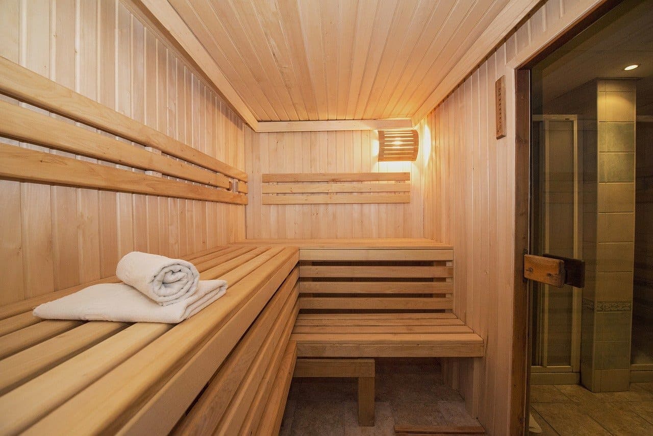 Schmidt_Freizeit_Sauna Blick in eine Saunakabine