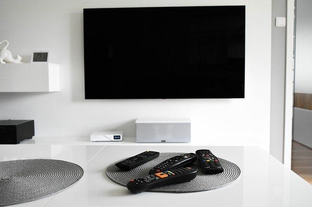 Flachbild-Fernseher