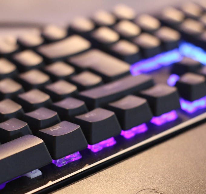 Alternate Gaming Zubehör Tastatur mit leuchtenden Tasten