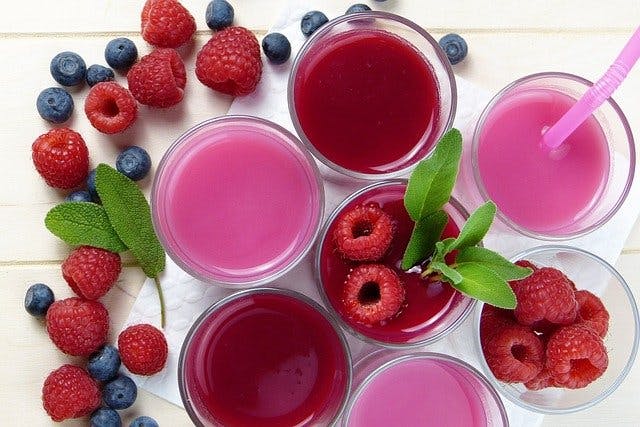Shakes, Himbeeren und Blaubeeren