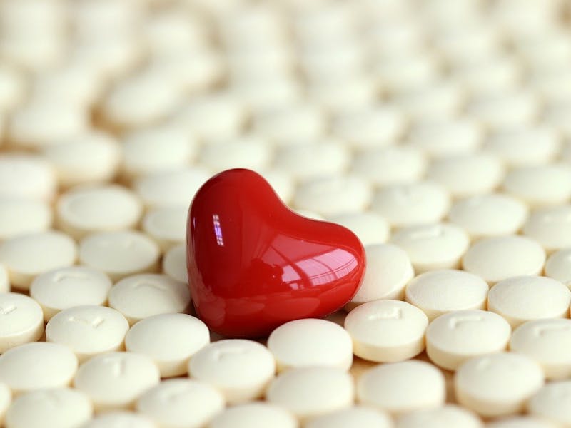 Tabletten mit dem Herzen in der Mitte