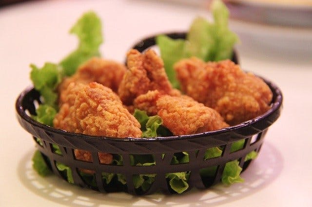 Hühnchen mit Salat