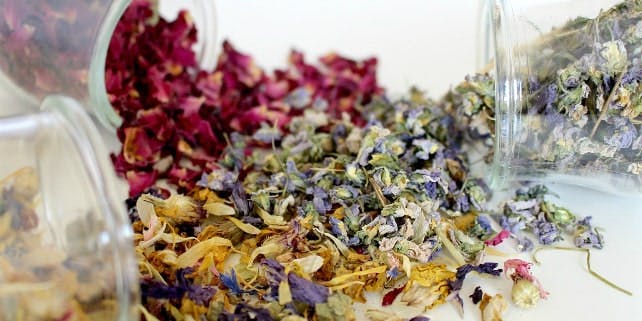 Getrocknete Blüten für Kosmetik Naturkosmetik Hersteller getrocknete Blüten