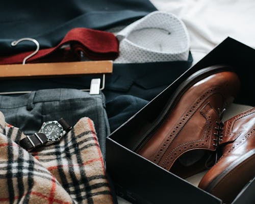 mirapodo-Mode Hemd, Hosen, Anzug, Schuhe und Uhr