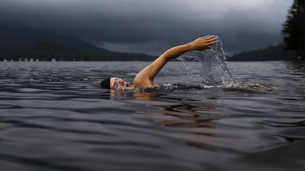 Rückensport Schwimmen Schwimmen für Rückentraining