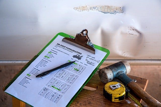 Clipboard mit Gutachterbogen