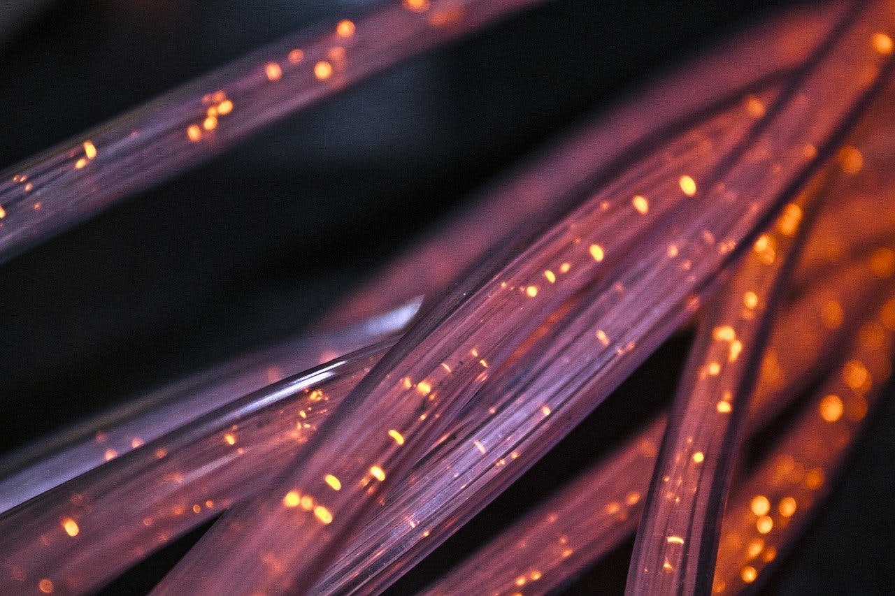 Internet Hosting Gutscheine Leuchtende Internet Kabel