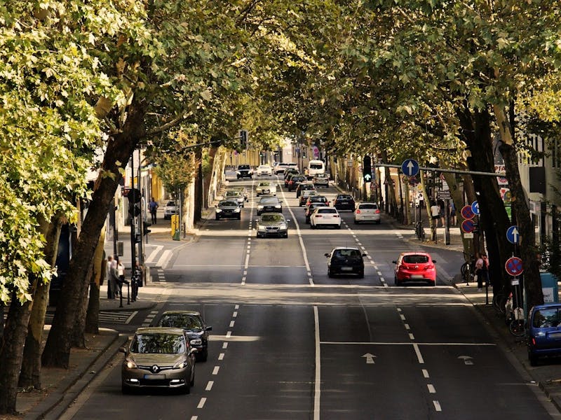 Verkehr auf der Straße