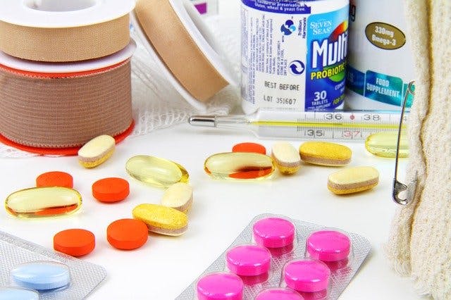 Medikamente, Tape und Wellness-Artikel
