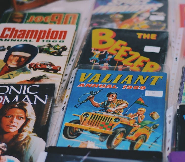 reBuy, Bücher und Medien Auslage verschiedener Comics