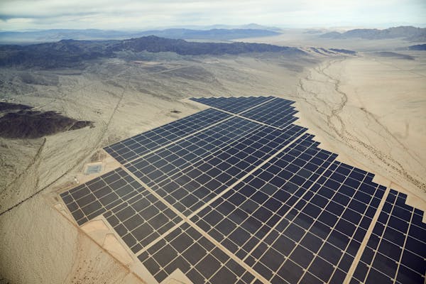 Desert Sunlight Solar Farm / Mojave / California / 2016
