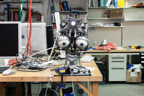 Robotics Labratory / MIT Media Lab / Cambridge / Massachusetts / 2012