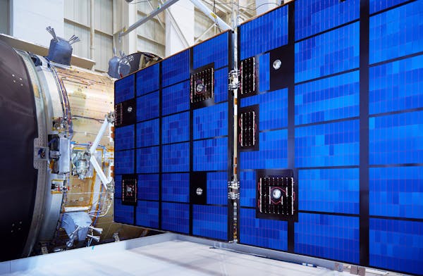 Orion Crew Module Solar Panel Mockup / NASA Glen Research Center / Sandusky / Ohio / 2016