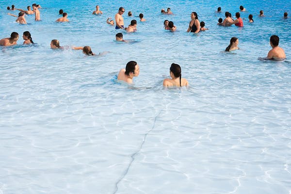 Wave Pool / Mandalay Bay / Las Vegas / Nevada / 2006