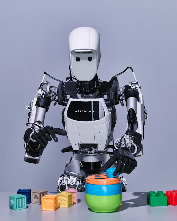 Apollo Humanoid Robot Sorting Shapes / Apptronik / Austin / Texas / 2025