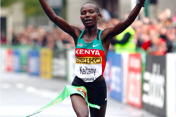 Mary Keitany crossing the finish line