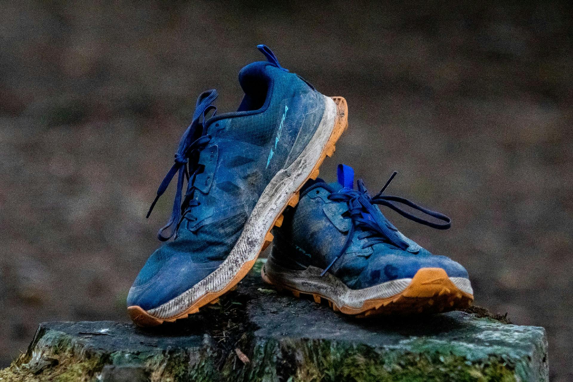 altra-lone-peak-7-trail-running-shoes