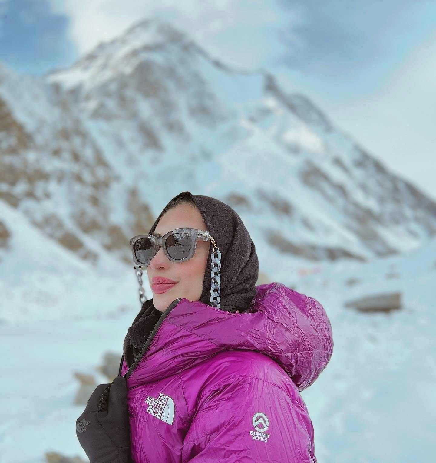 zahra-rose-sportsshoes-the-north-face-muslim-hikers