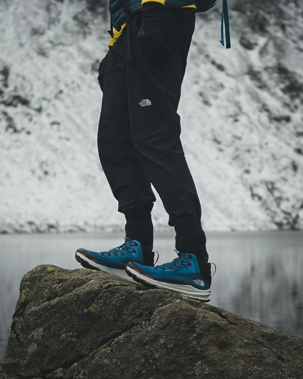 the-north-face-discover-your-trail-komoot-collection-vectiv-fastpack-futurelight-mid-hiking-boots
