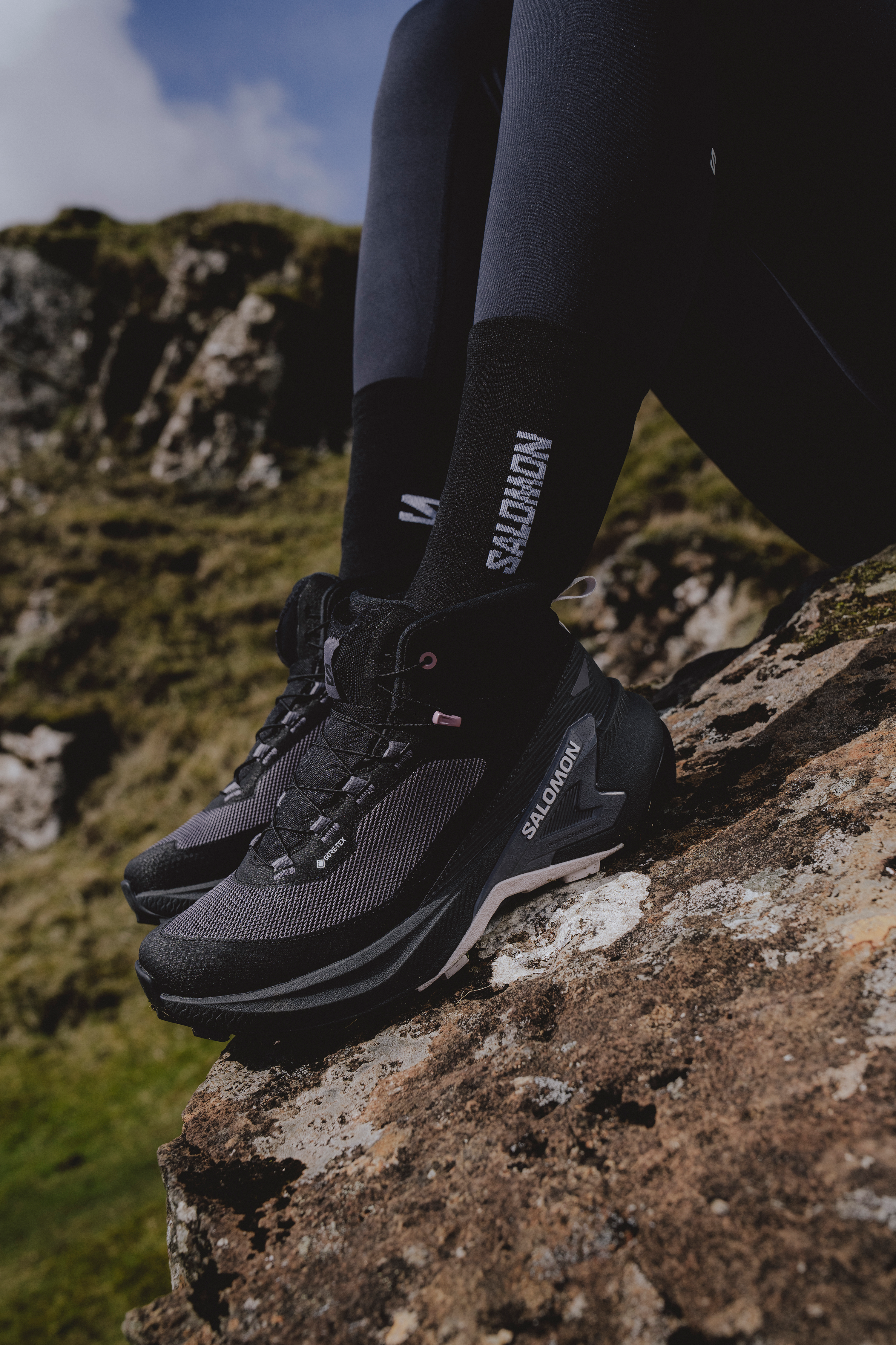 Salomon Genesis Mid hiking shoe