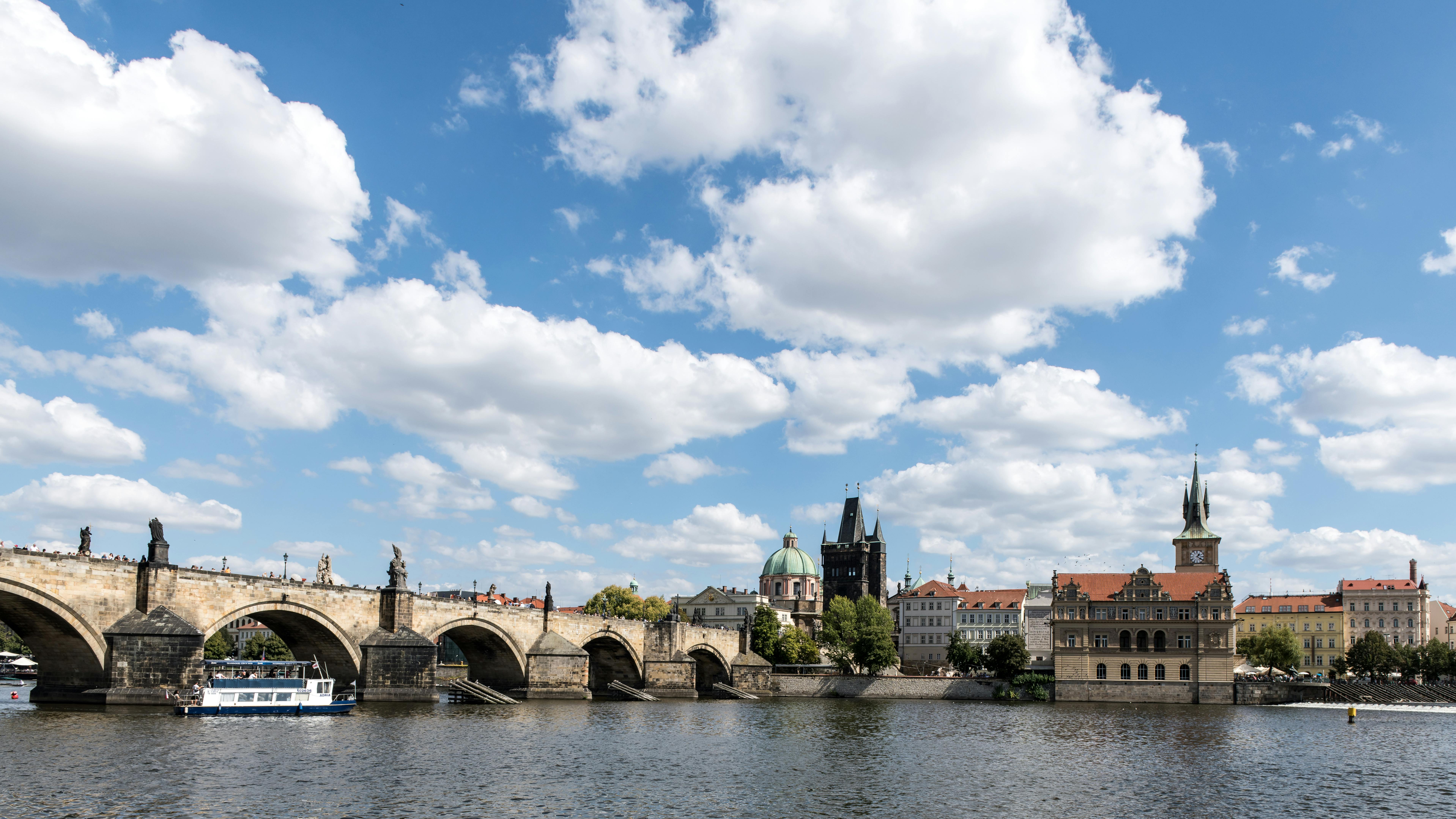 prague-charles-bridge