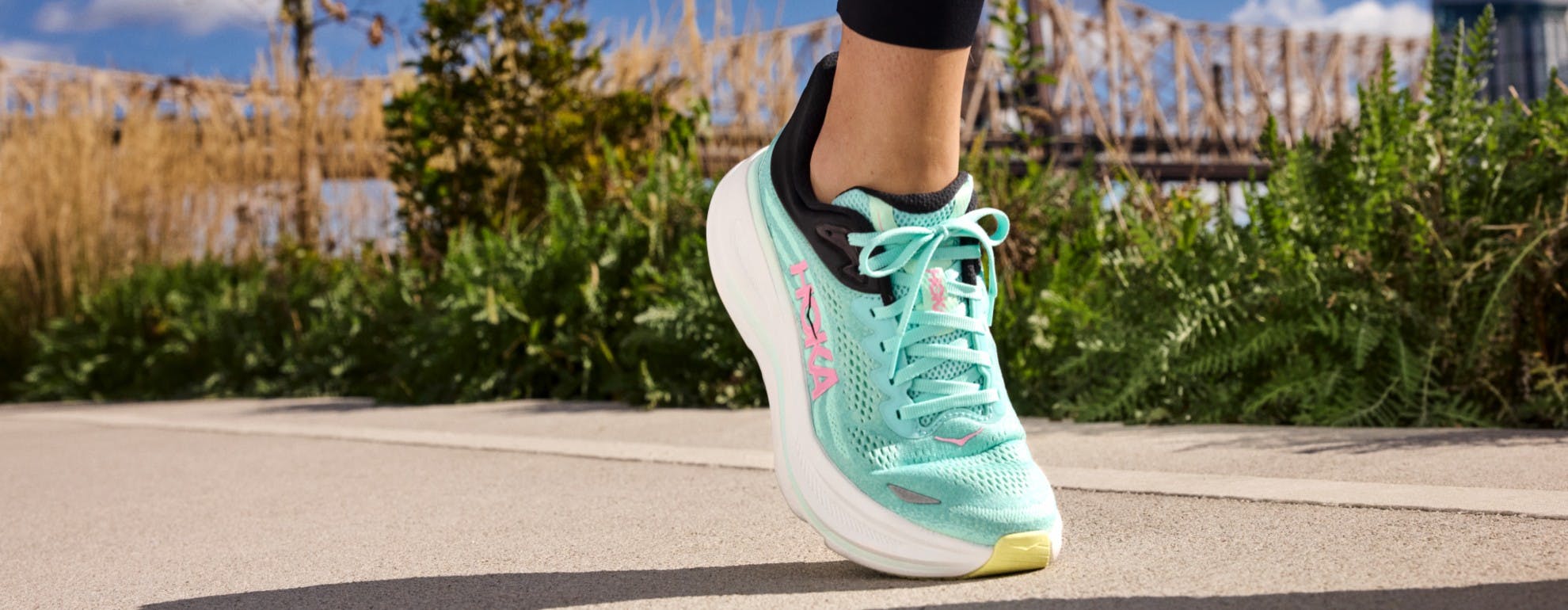 Foot running in Bondi 9 shoe