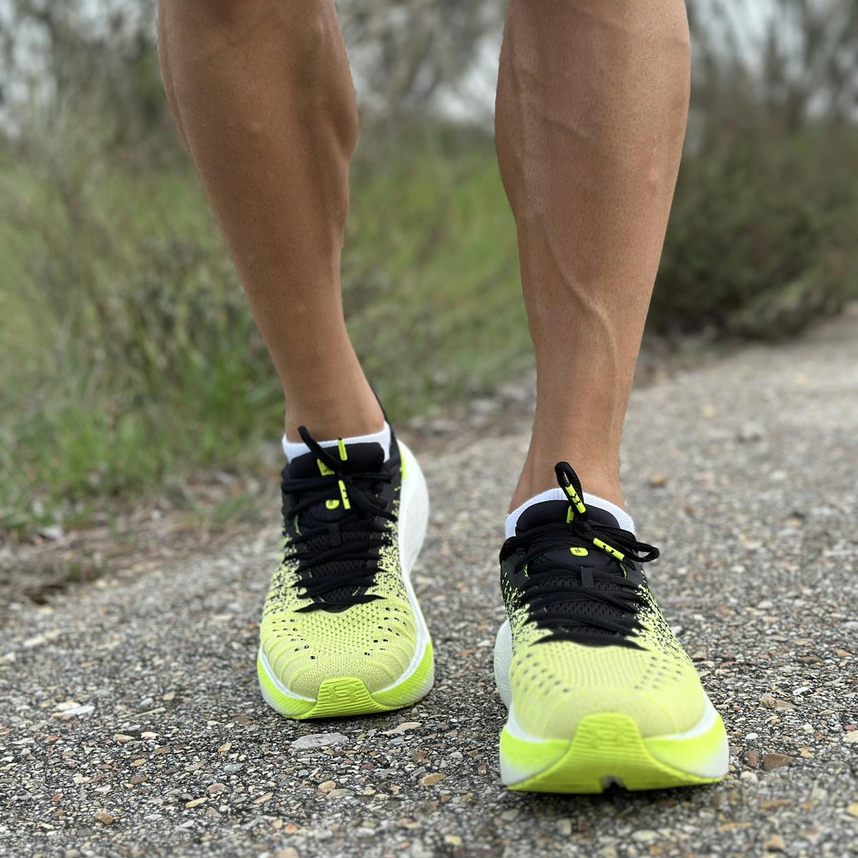 under-armour-infinite-elite-de-cerca