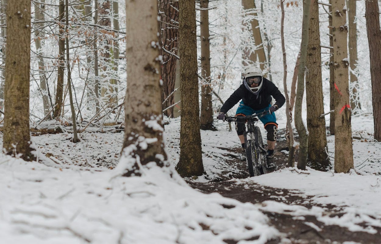 winter-mountain-biking
