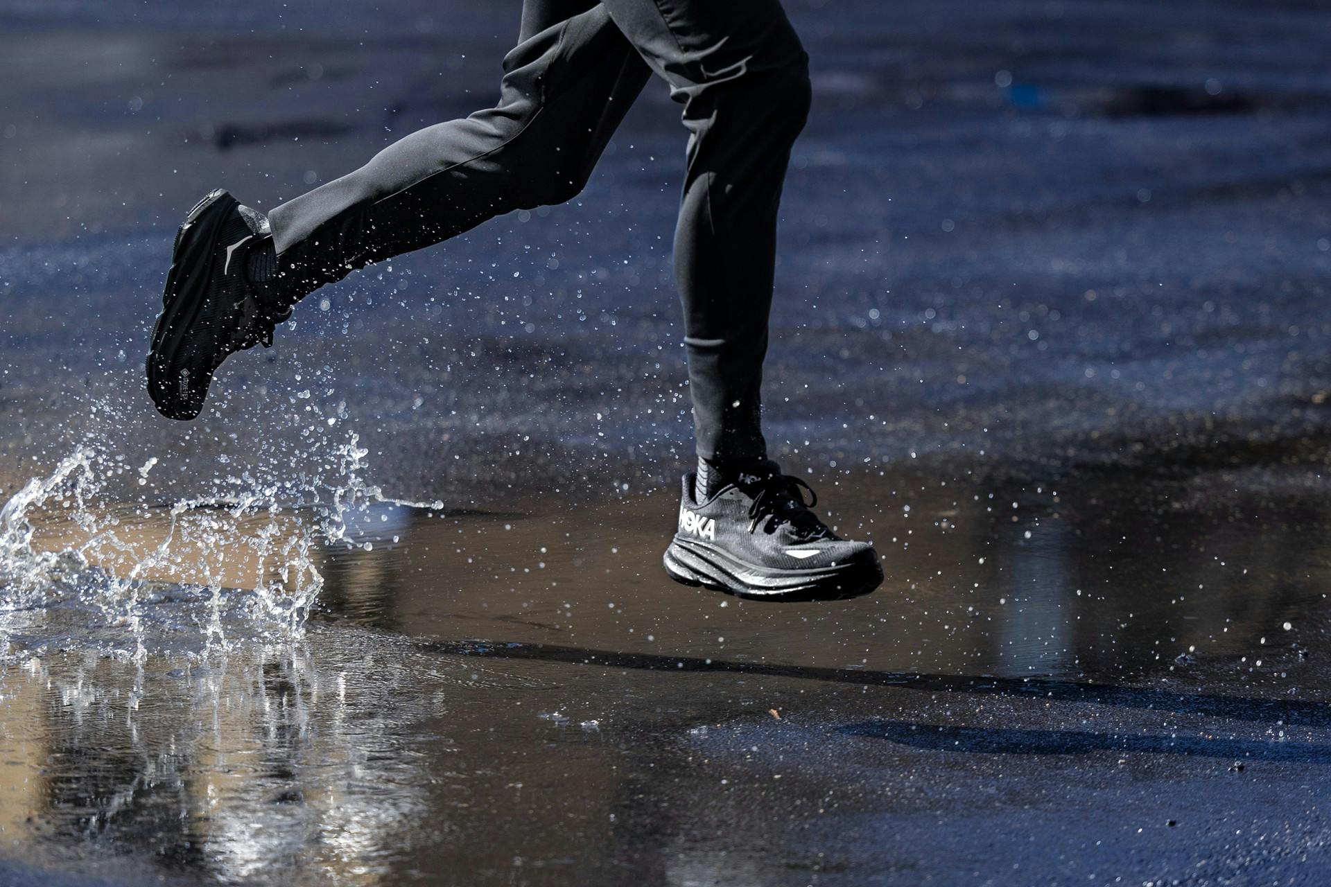 Hoka Clifton 9 GTX Review: Waterproof Comfort - Believe in the Run