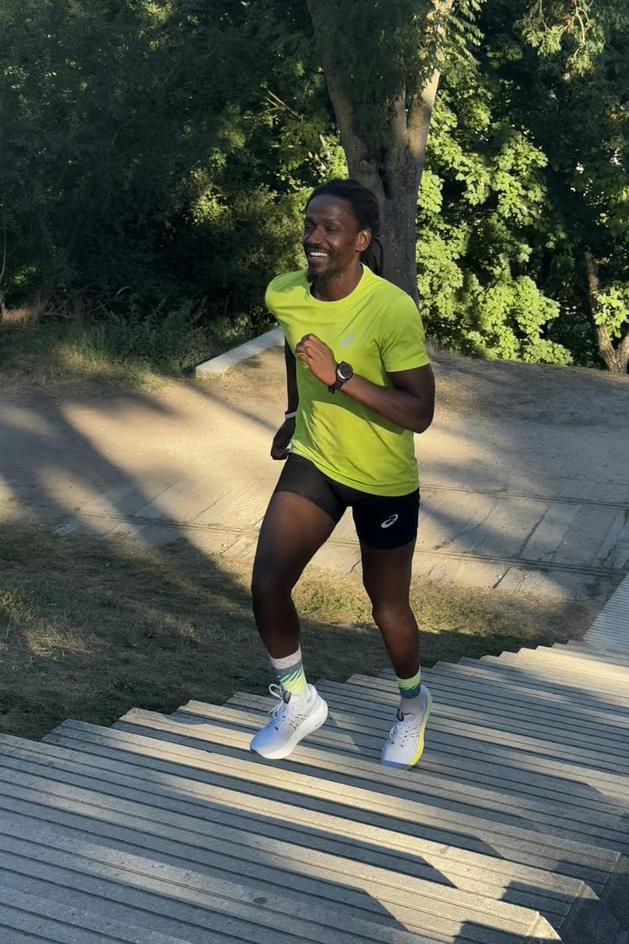 louis-gomis-probando-las-asics-gt-2000-14