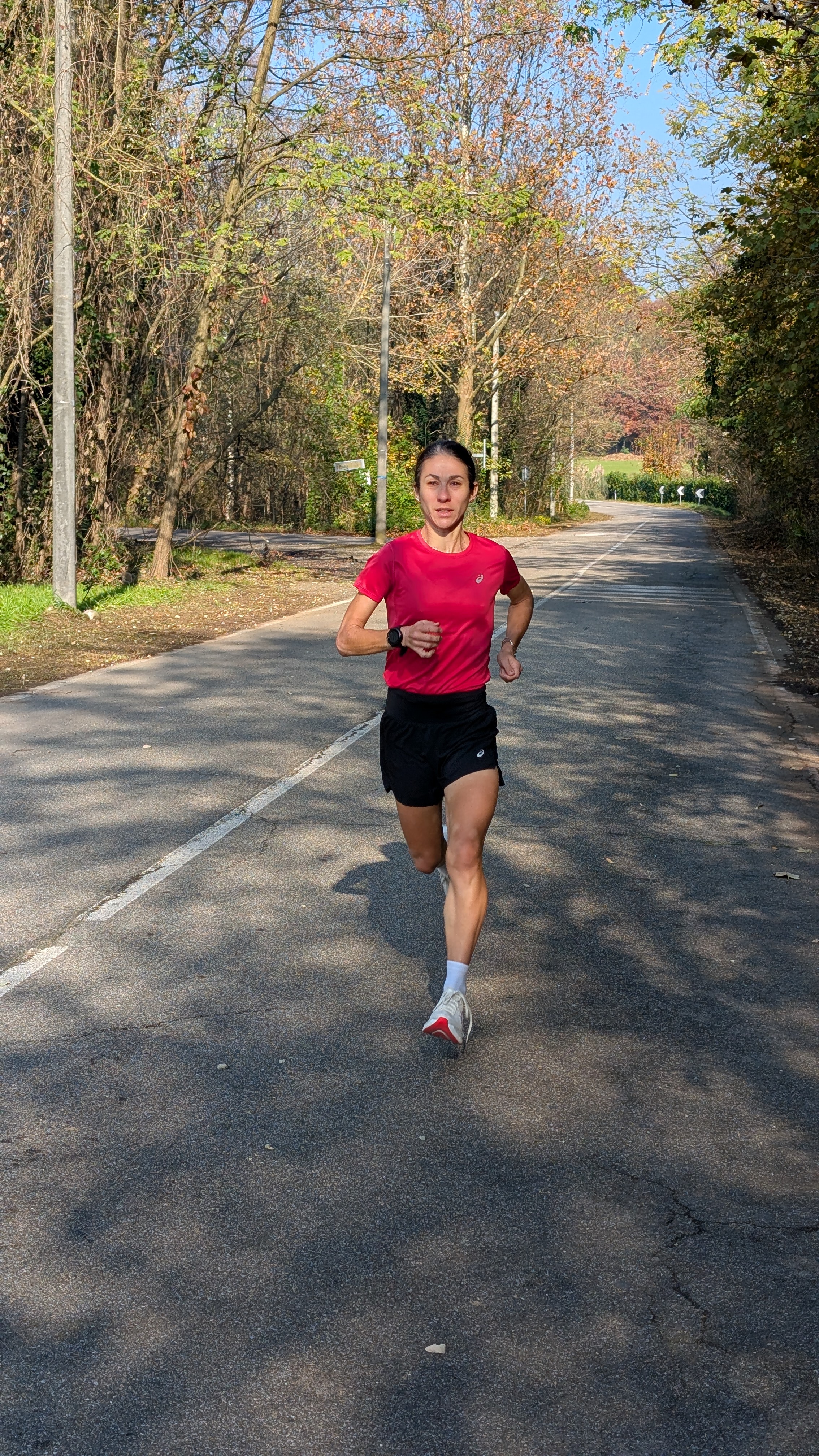 gloria-running-in-asics-sonicblast