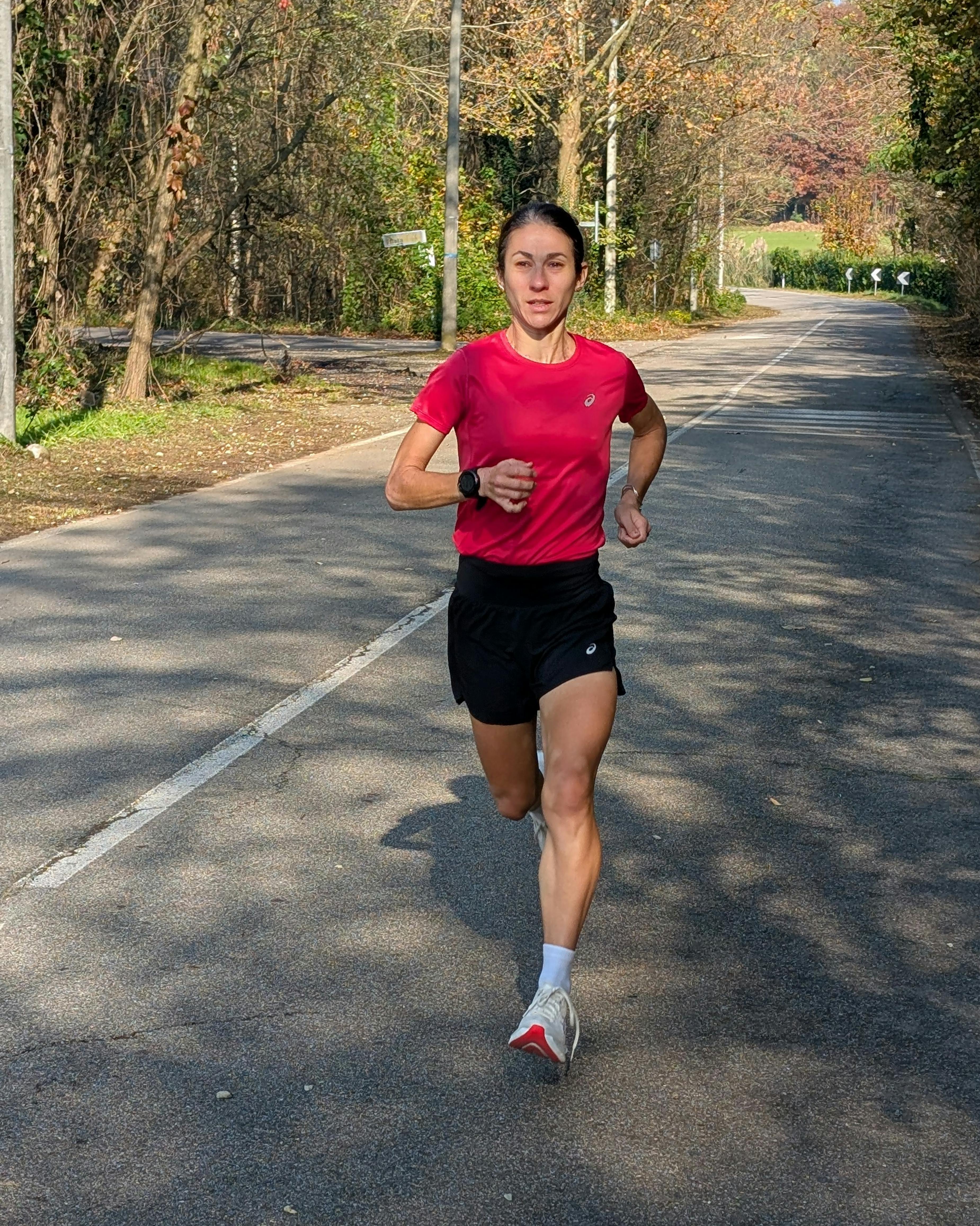 gloria-running-in-asics-sonicblast