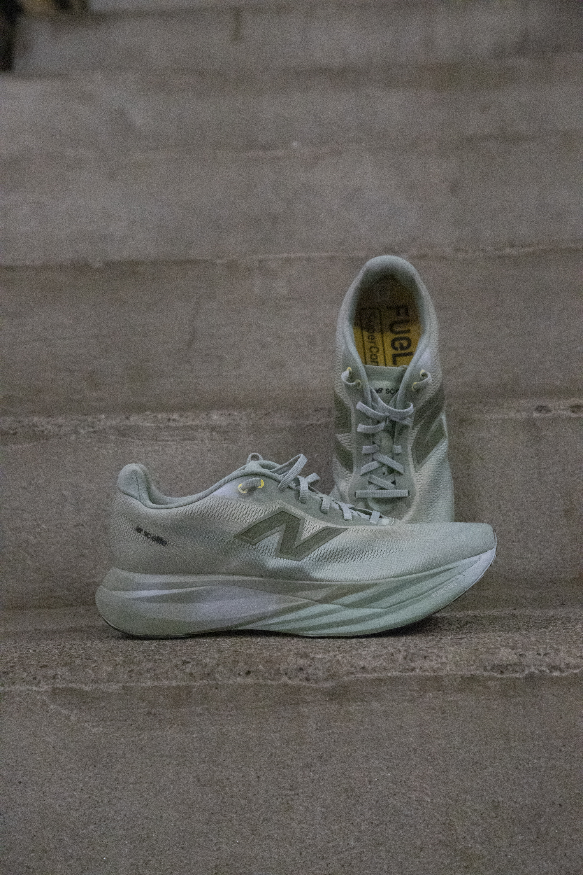 Rápida, ligera, agresiva: todo sobre la New Balance SC Elite v5