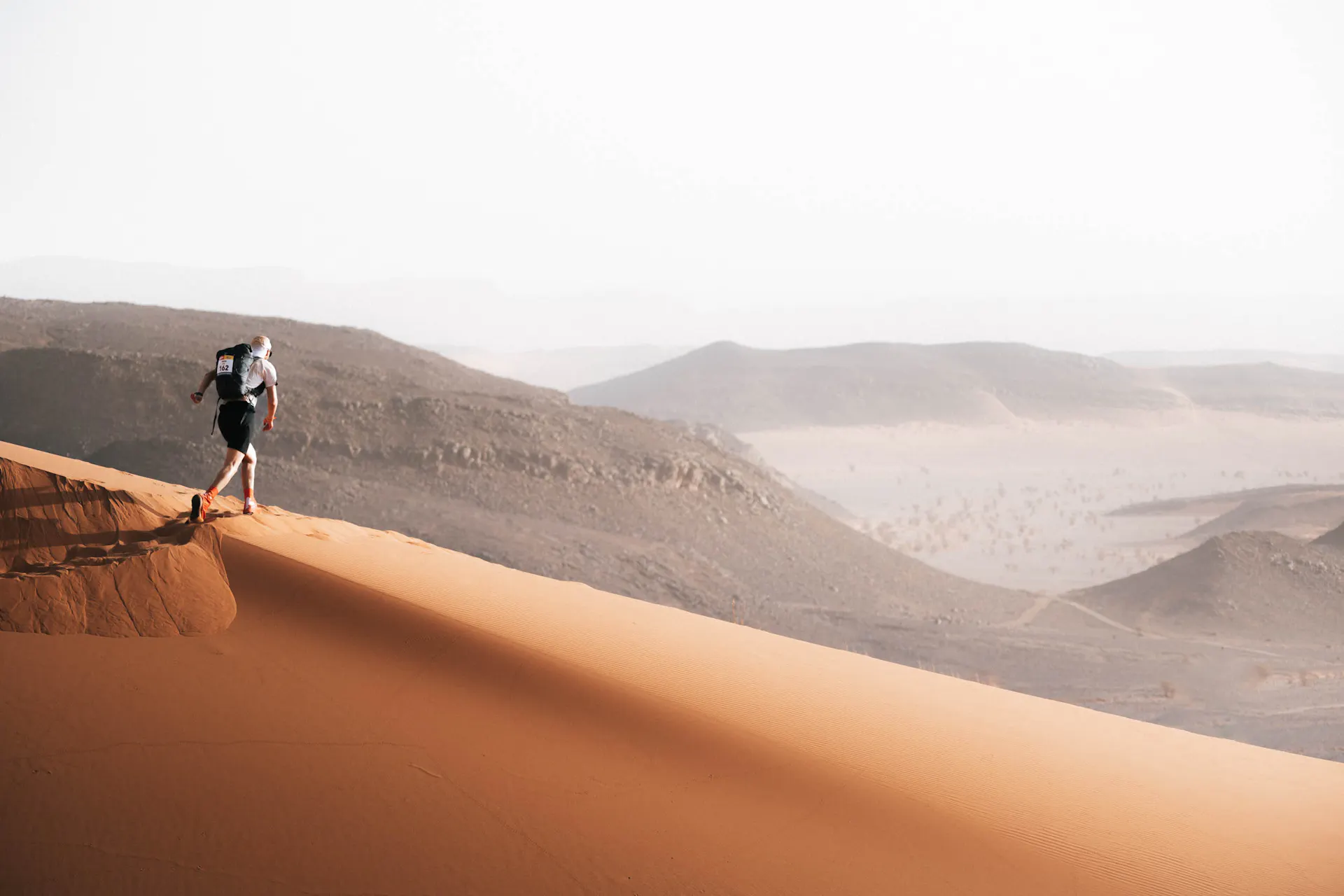 Samir, embajador de Sportsshoes, running en el desierto en la Maratón Des Sables