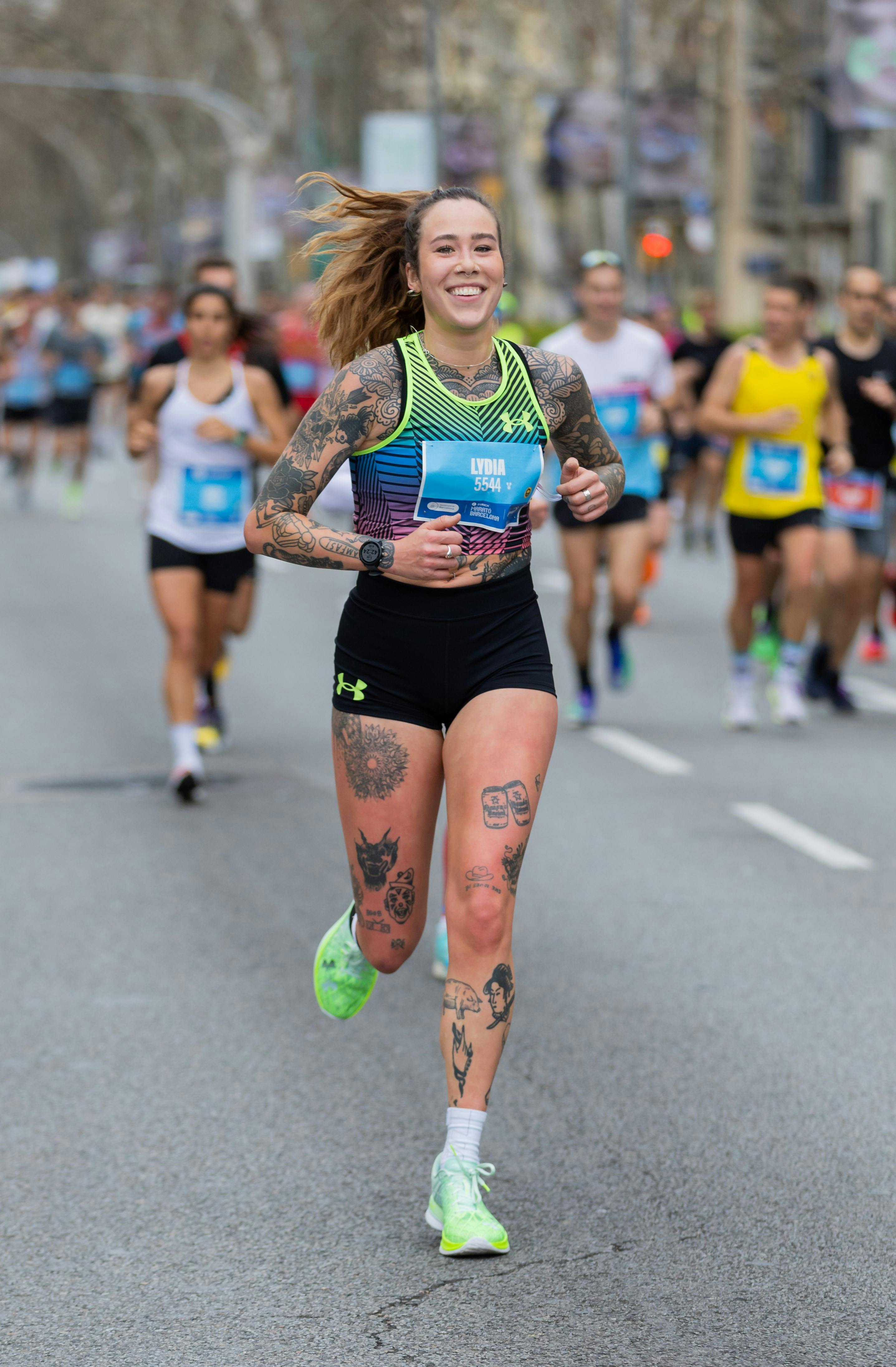 Lydia-corriendo-la-maraton-de-barcelona