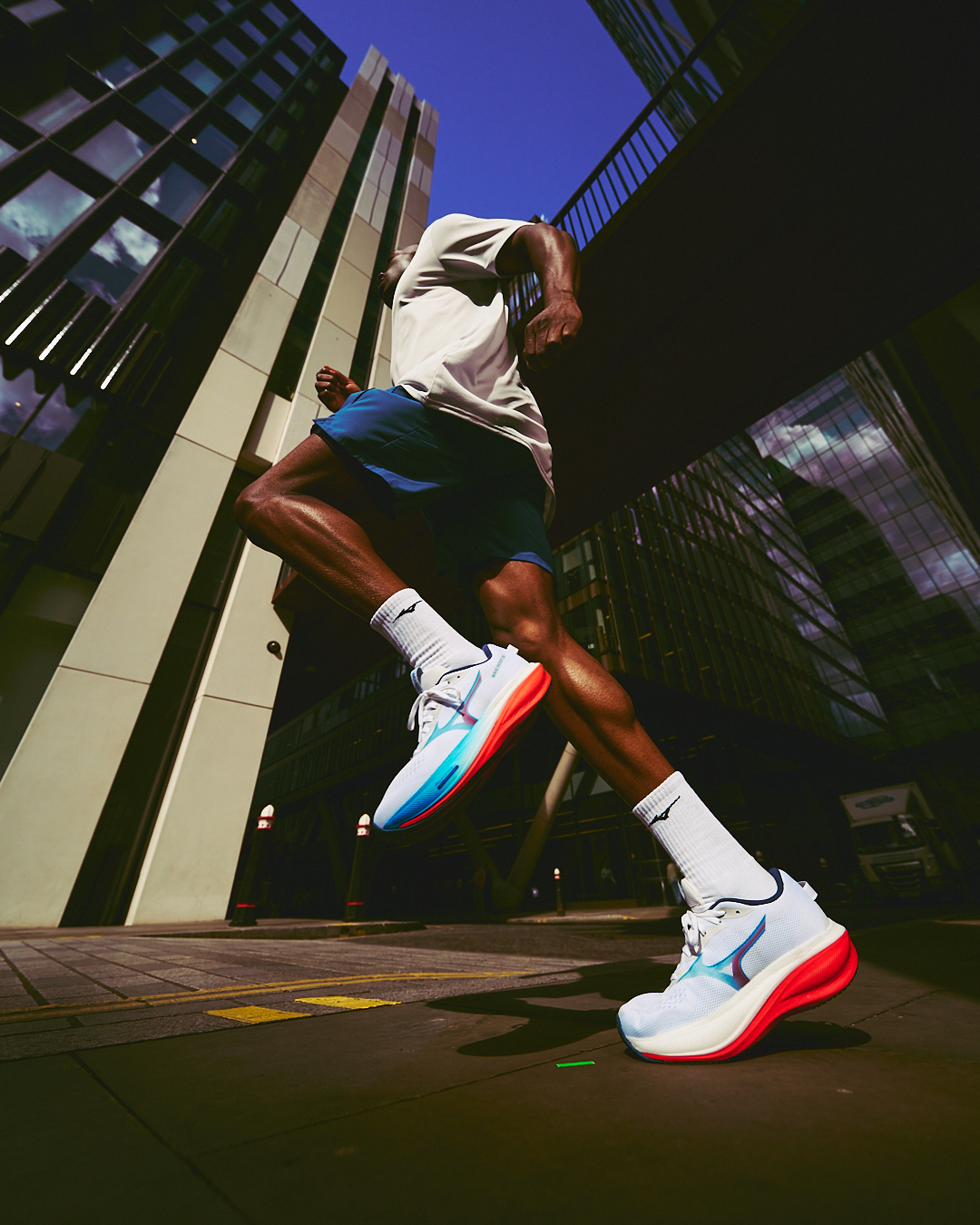 MIZUNO WAVE RIDER 30 RUNNING SHOE 