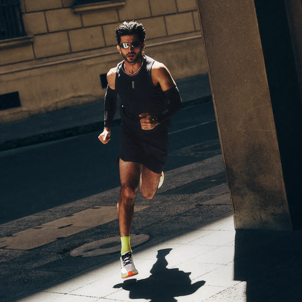 Mens road running shoes