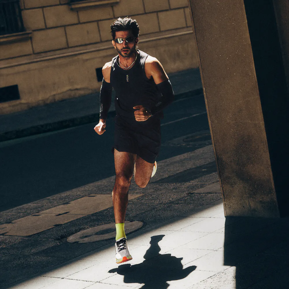 Mens road running shoes