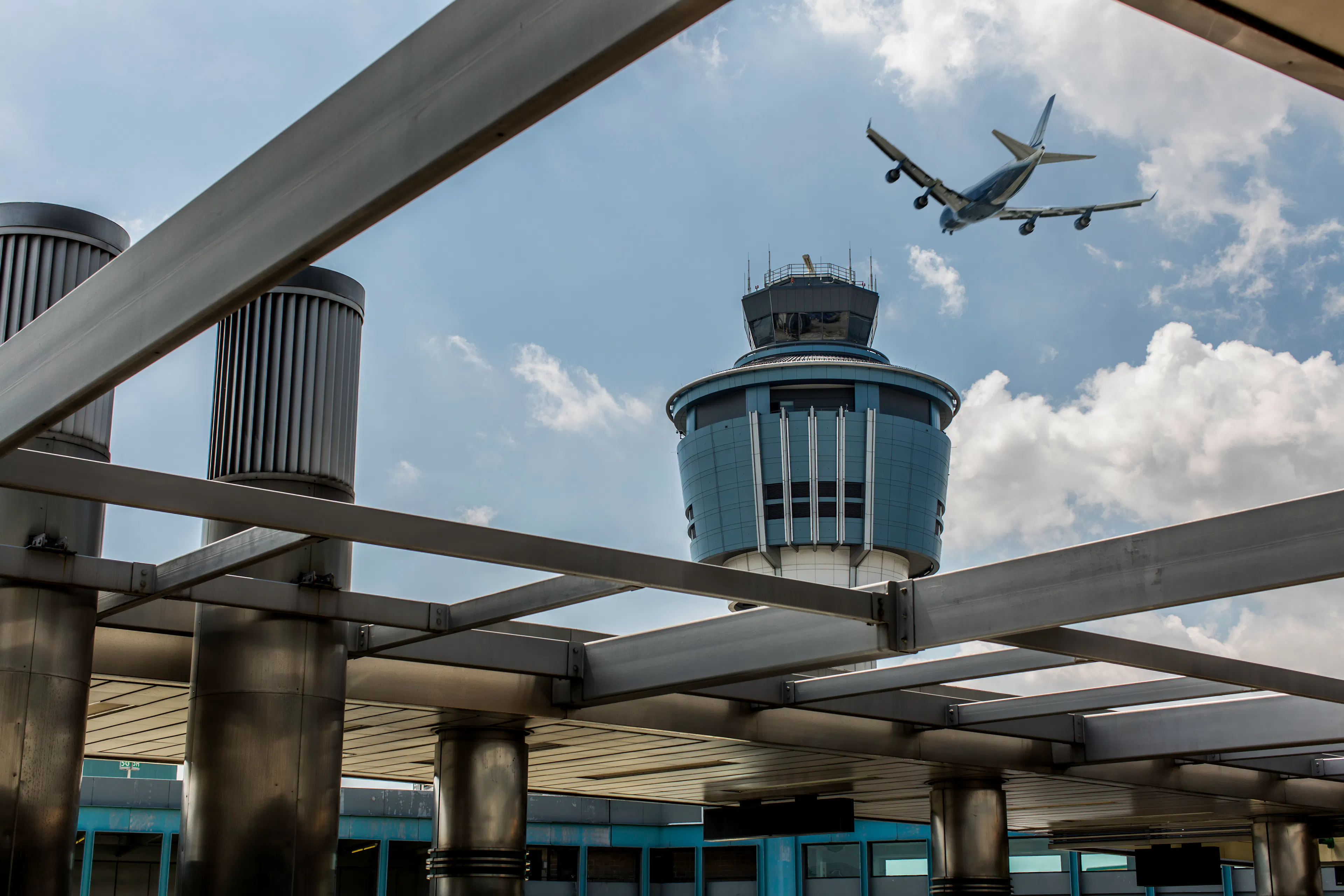 LaGuardia Airport hero image
