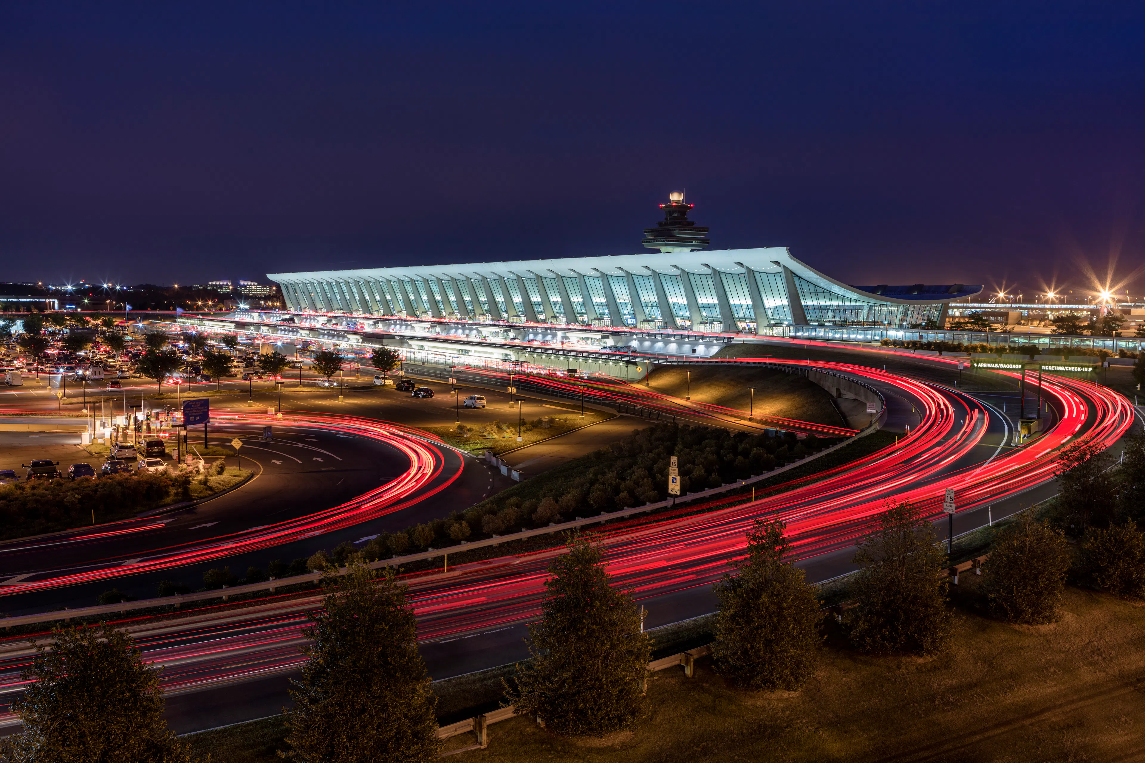 Dulles Airport hero image
