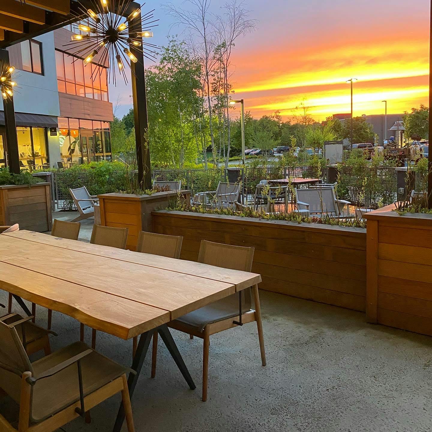 Relax On These 25+ Outdoor Patios Around Springfield - Springfield