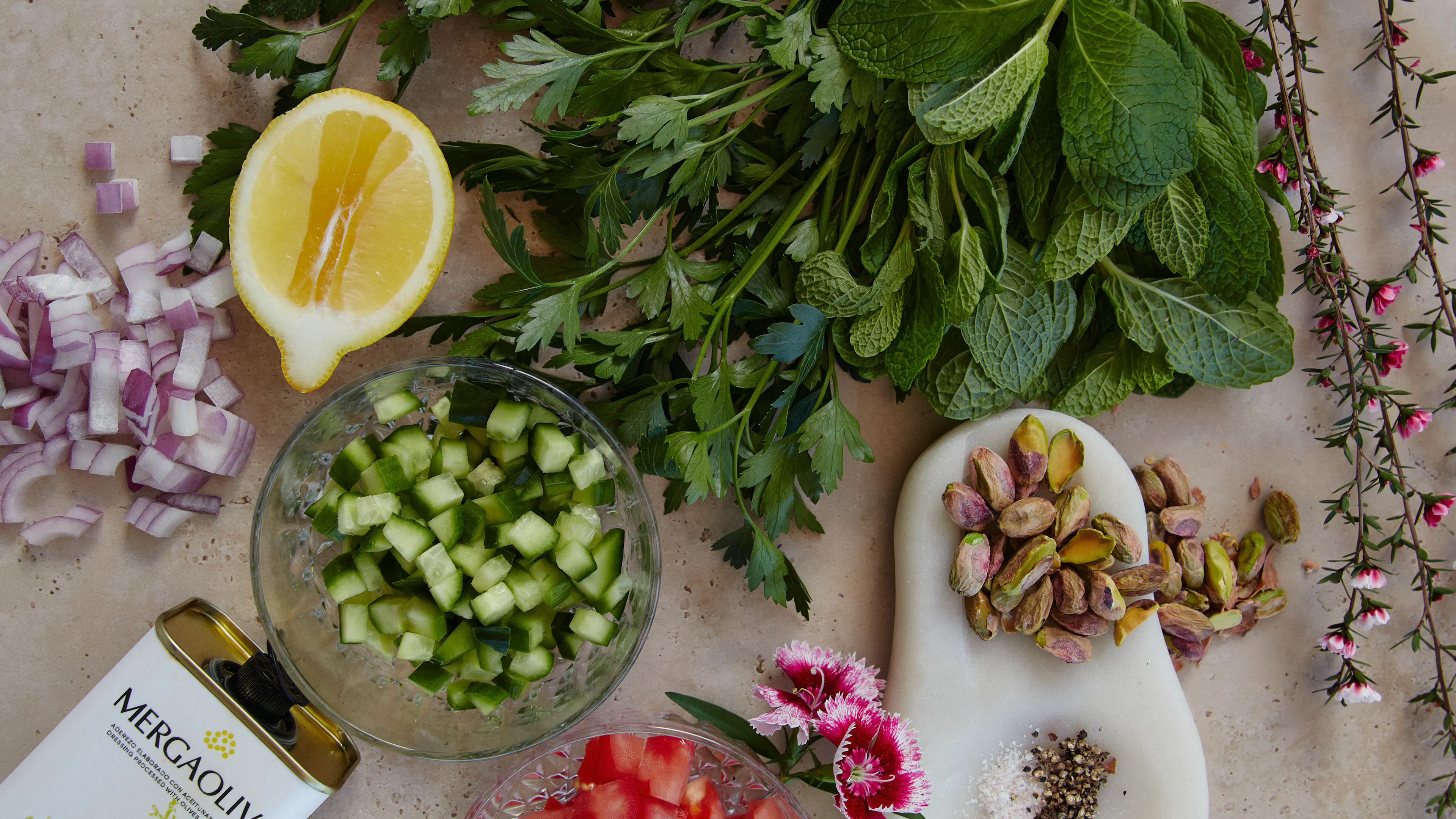 Mediterranean Halloumi & Mixed Leaf Salad ingredient flatlay