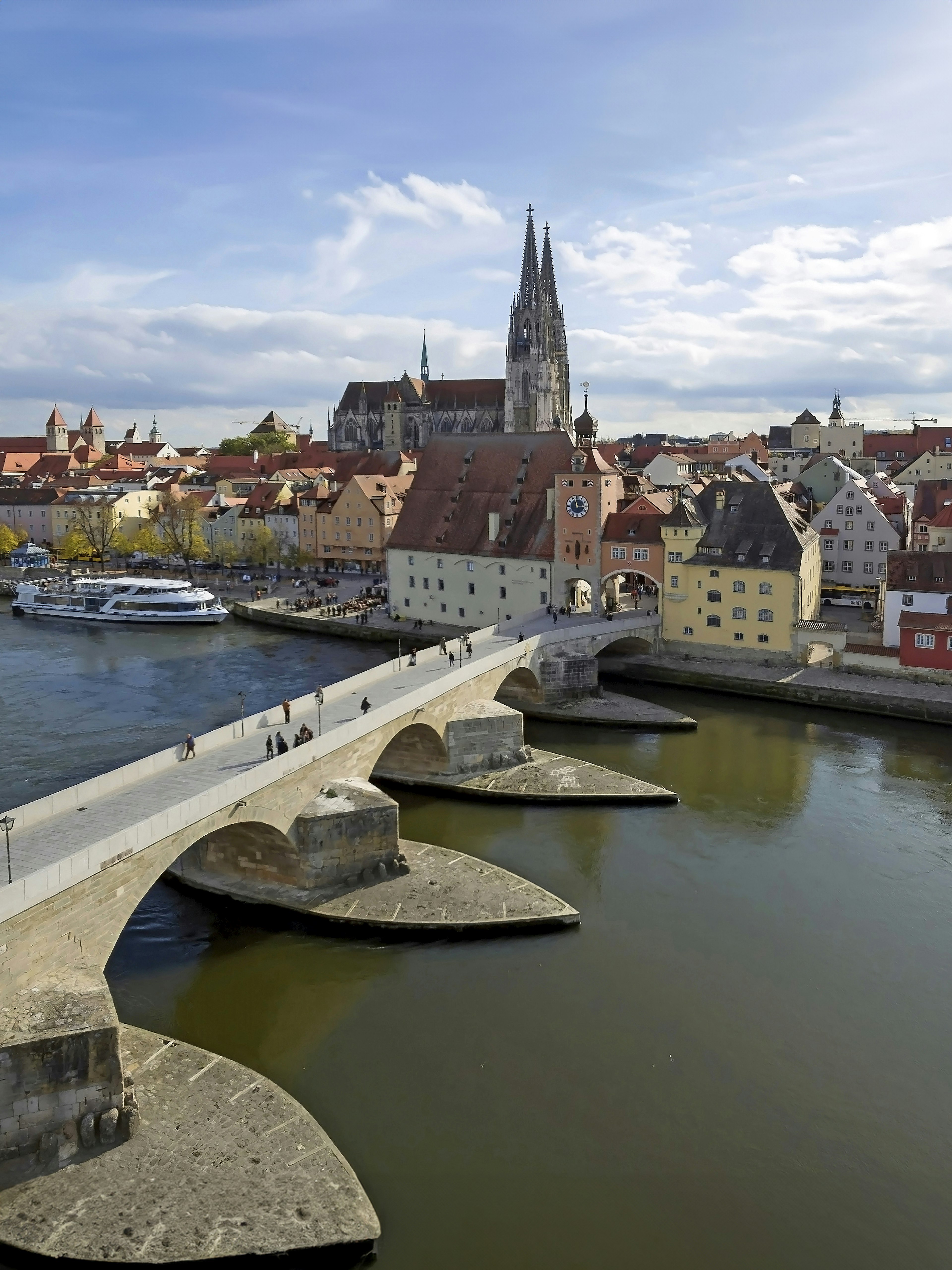 Regensburg im Panorama aus der Vogelperspektive